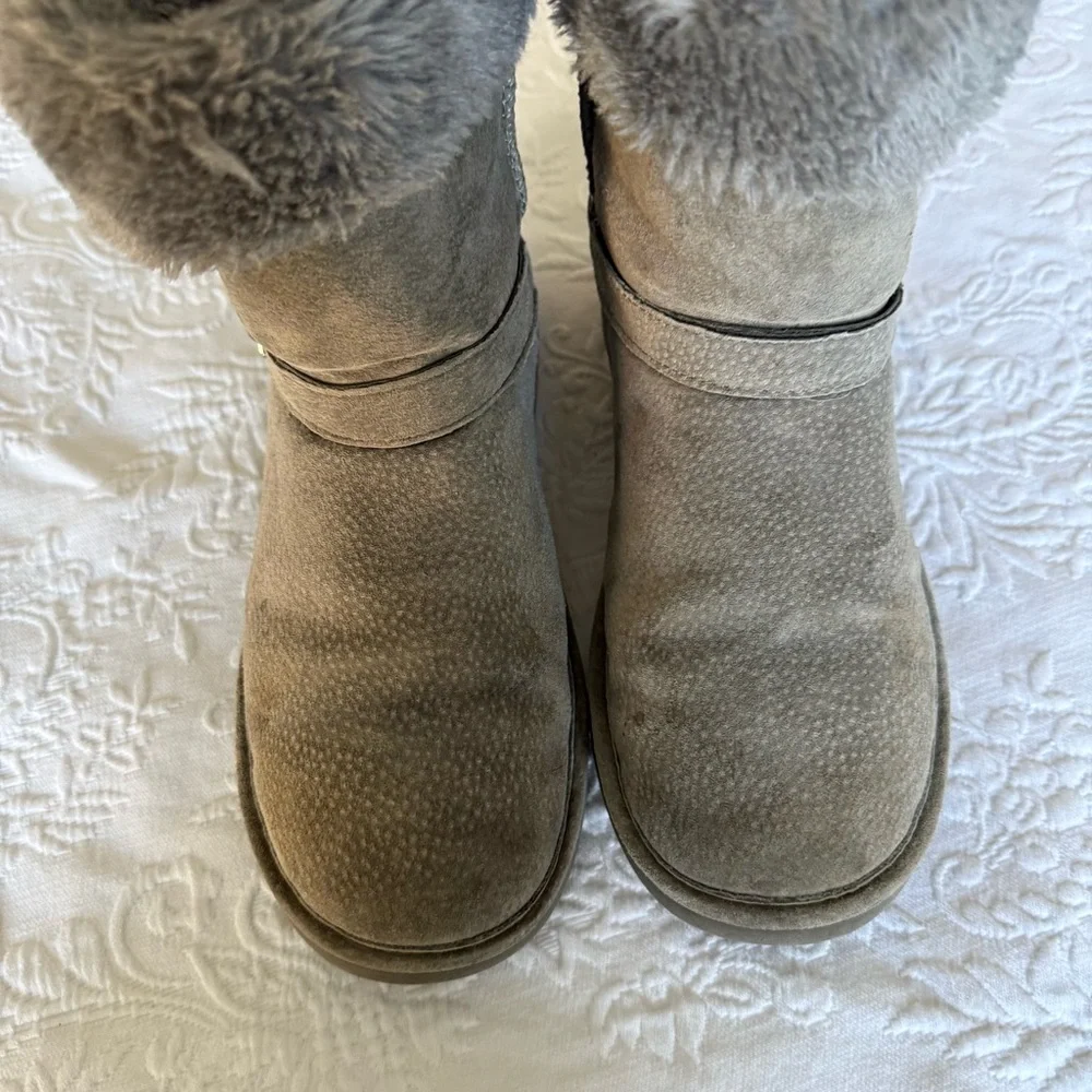 LAM Cozy Gray Faux SuedeFur-Lined Boots with Buckles. Size 8